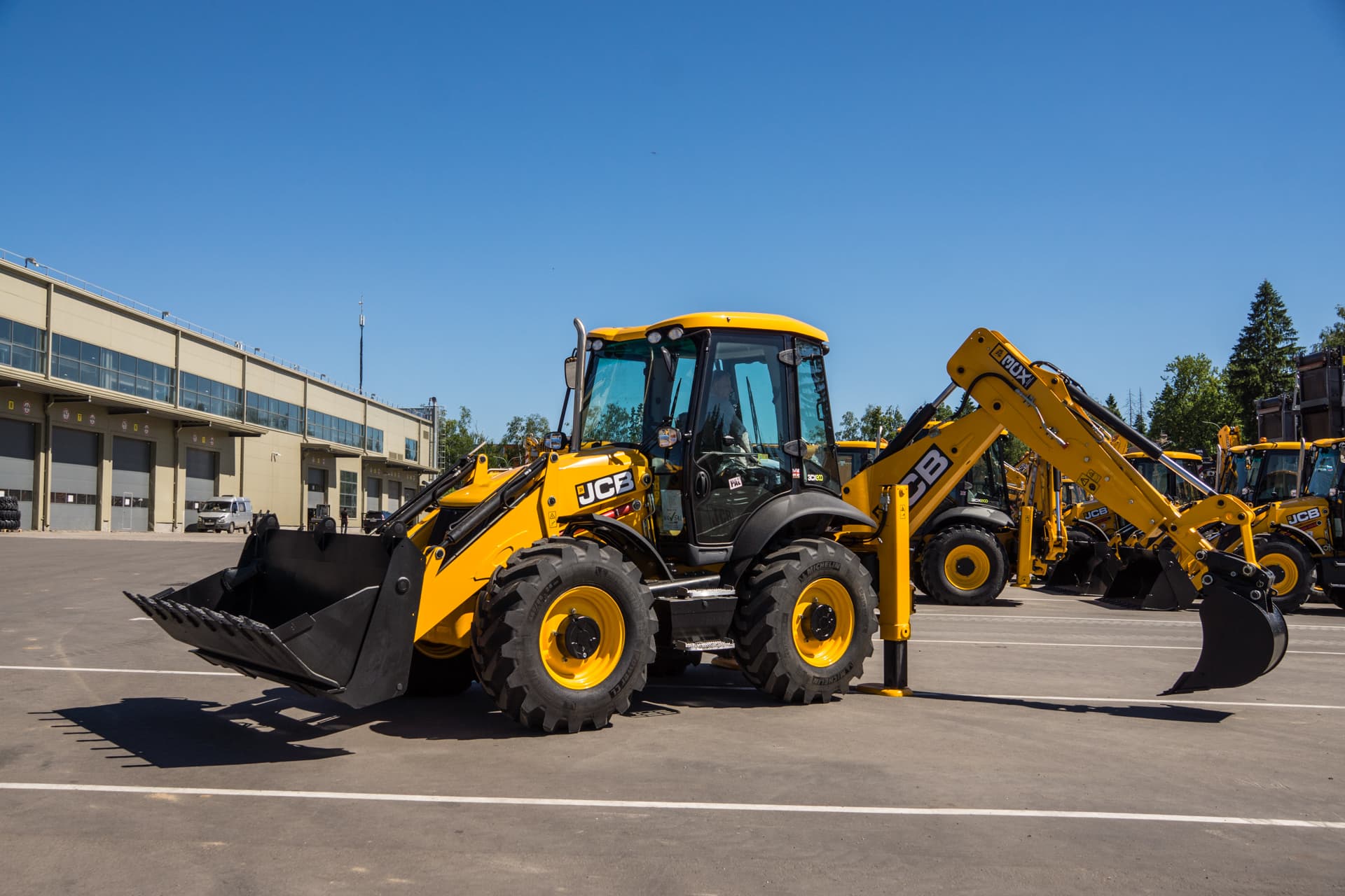 Экскаватор-погрузчик JCB 3CX